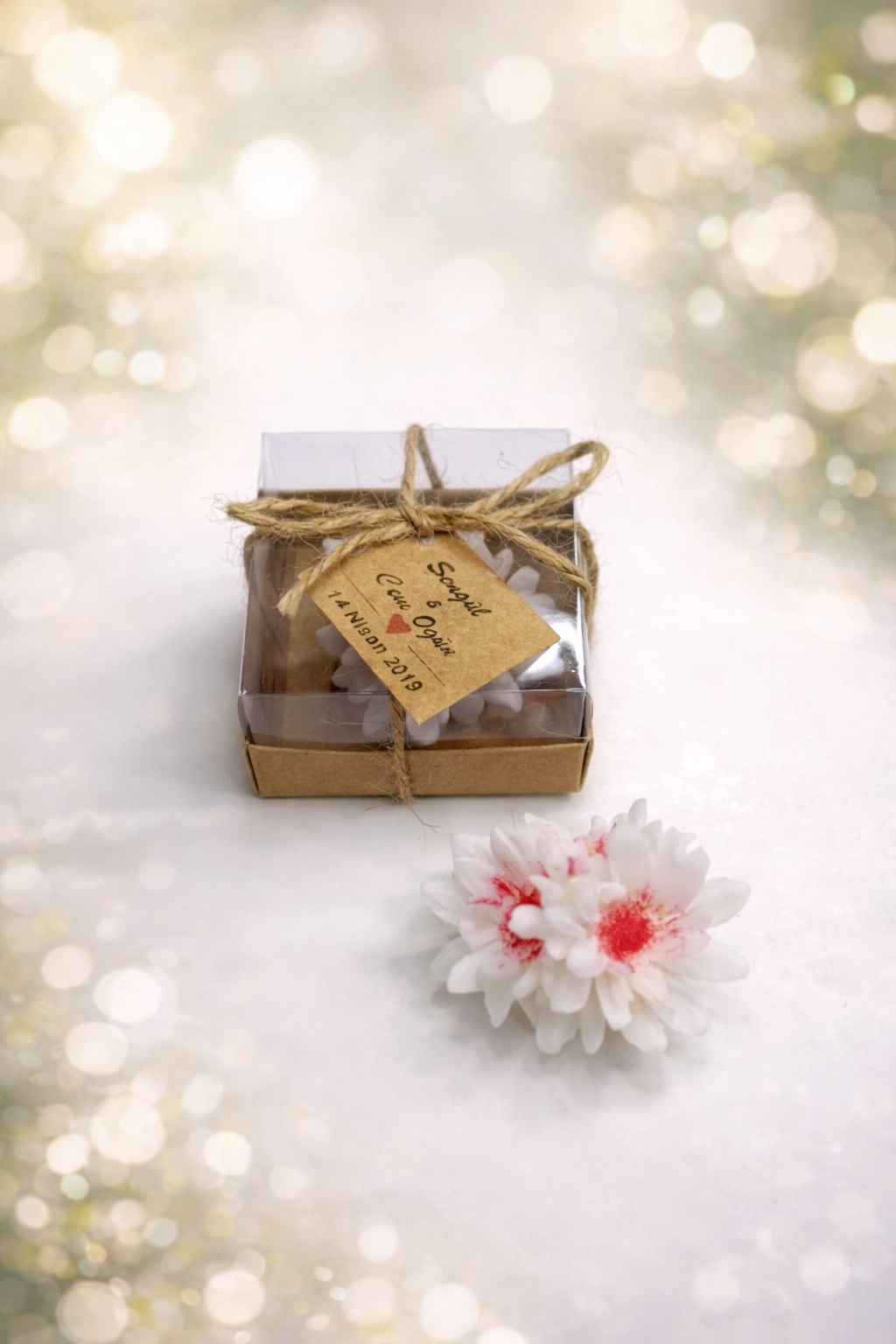 Krizantem Çiçeği Yaldız Boyalı Mum 